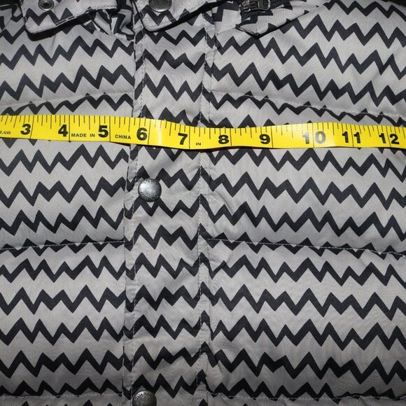 ToTo Heros kids puffer jacket 130 or size medium - Picture 7 of 16